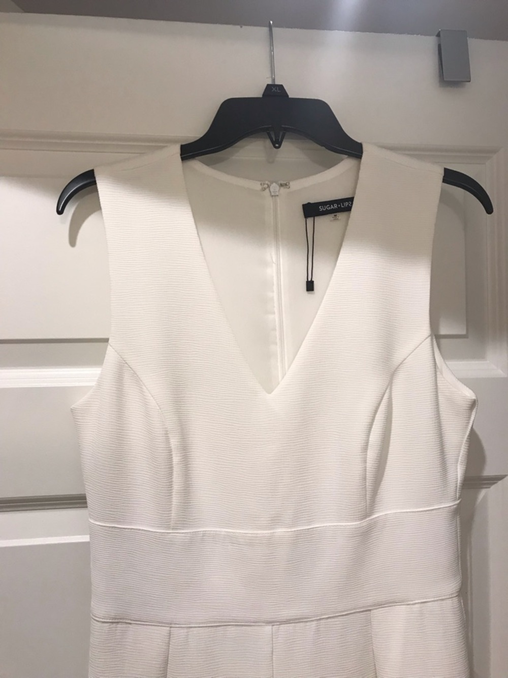 Sugarlips White Sleeveless V-Neck Wide-Leg Jumpsuit - Picture 3 of 3